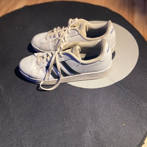 Adidas, grand court sneakers Size US 11, in good shape - Picture 5 of 5